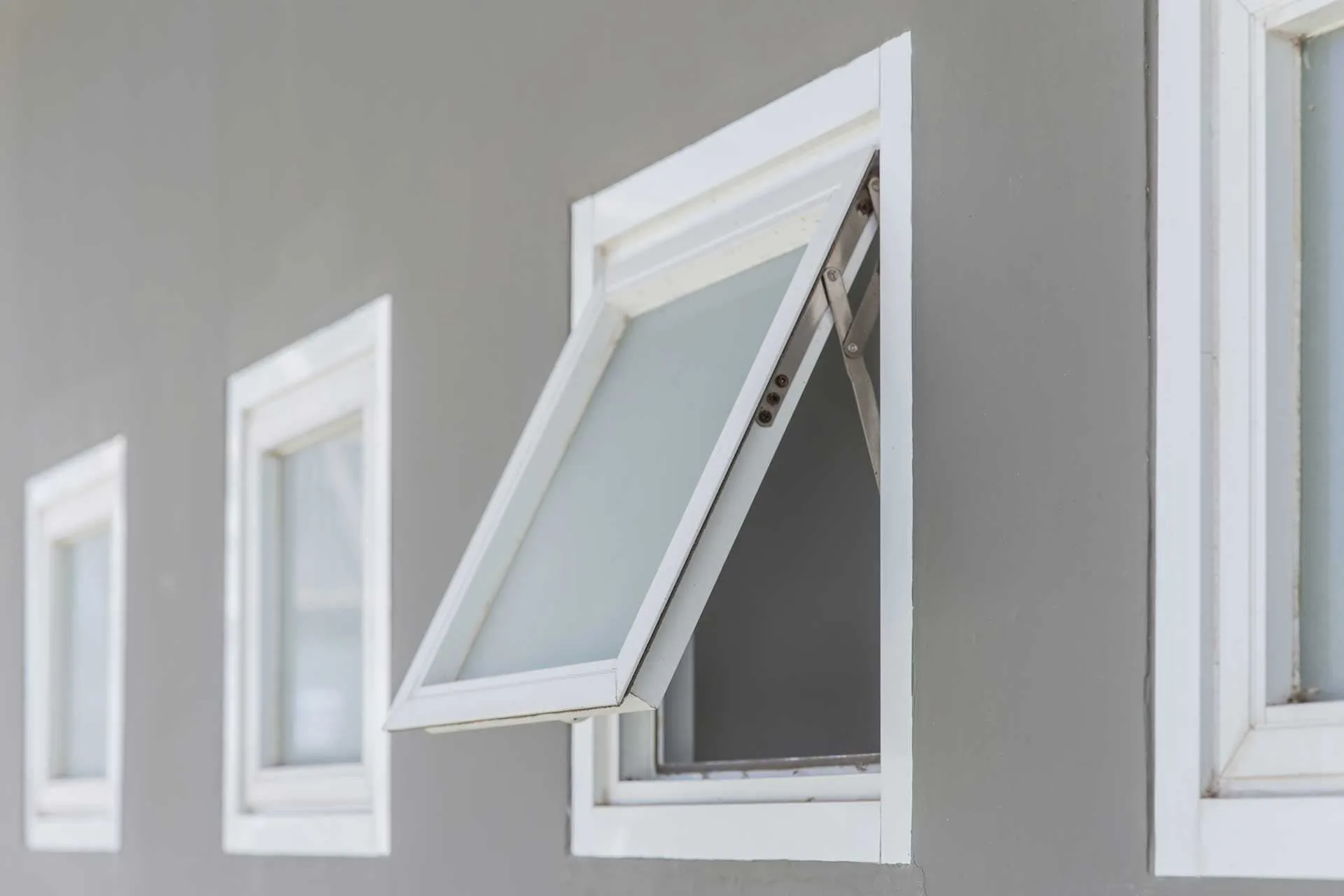 Ventana Proyectante PVC Starwin
